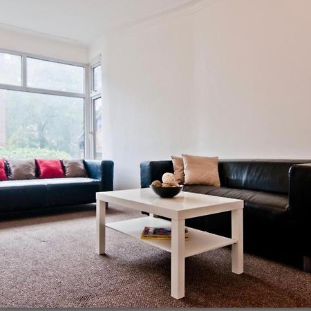 Budget Double Room Close To Leeds University And City Centre Extérieur photo